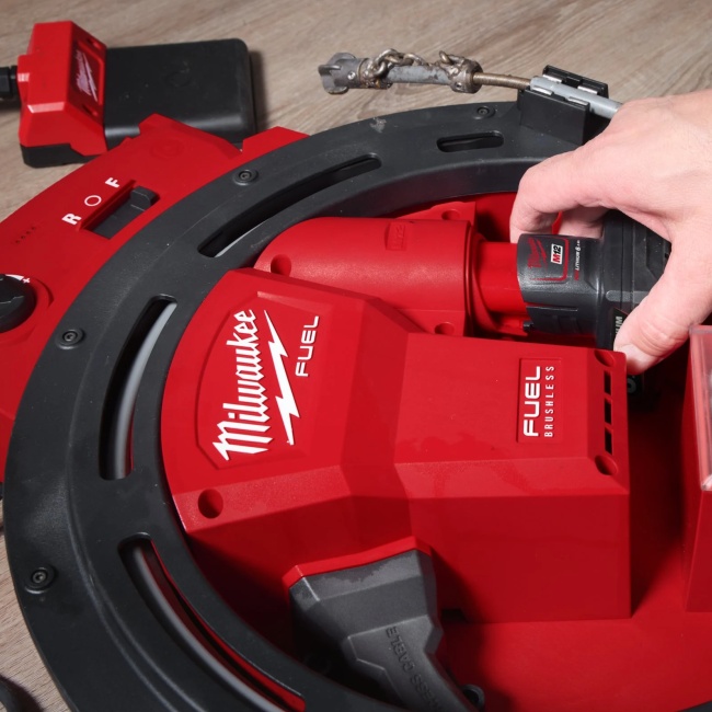 Milwaukee M12 HSFSM-602 aku čistič potrubí s ohebnou hřídelí 2x6Ah 4933498378