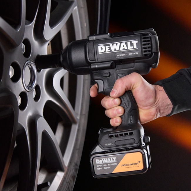 Dewalt DCF99MNT aku rázový utahovák edice McLaren 1/2" 18V bez aku