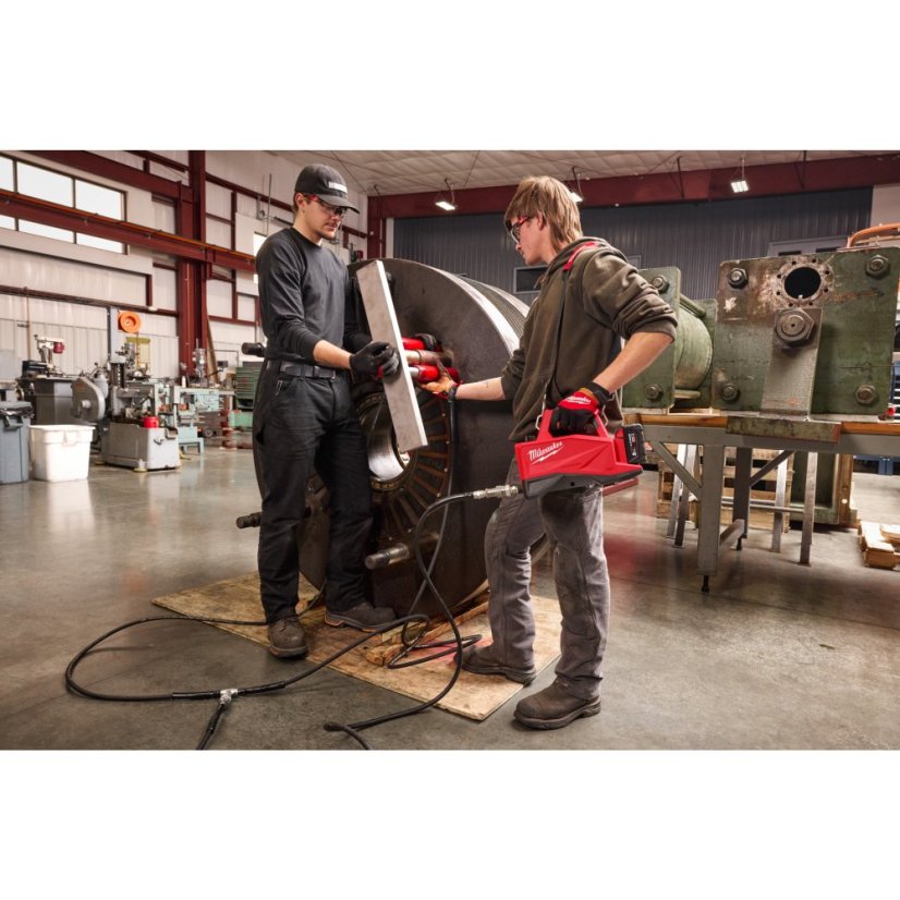 Milwaukee M18 HMP700-501 hydraulické mini čerpadlo 700 bar 1x5Ah 4933493921