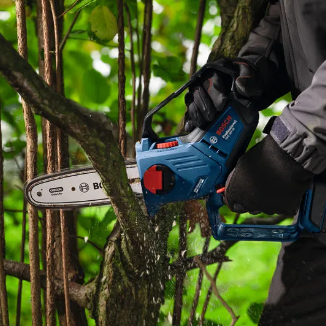 Bosch GKE 18V-20 aku řetězová pila 20cm 18V bez aku 06008D7100