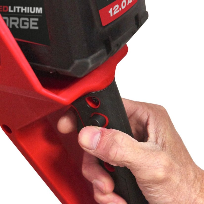 Milwaukee M18FCHS35-122 aku řetězová pila 35cm 2x12Ah 4933499223