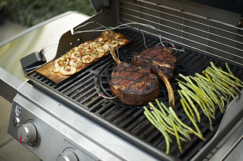 Weber® 17831 udící prkénka z cedrového dřeva 60 x 15 cm, 2 ks