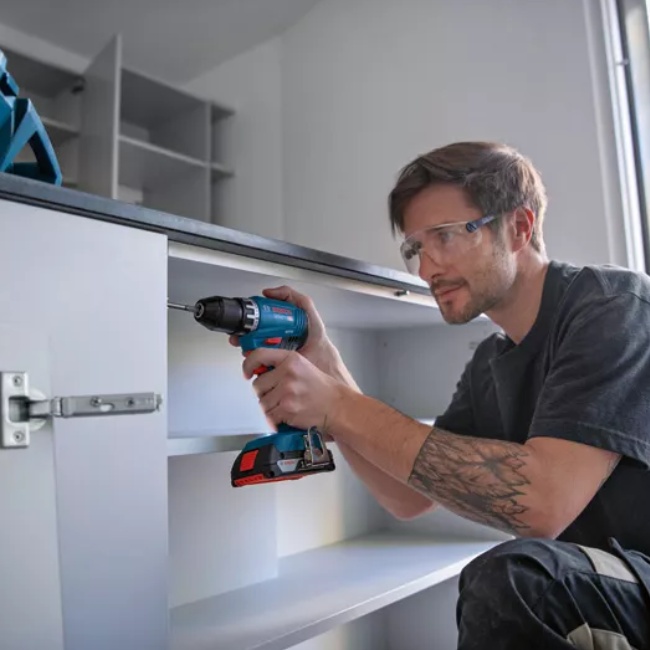 Bosch GSR 18V-45+GWS 18V-8 aku sada nářadí 18V 2x 4Ah 0615A5007N