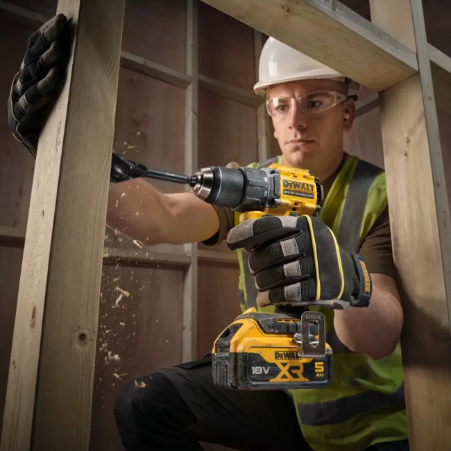 Dewalt DCD794D2T aku vrtací šroubovák 18V XR 2x2Ah