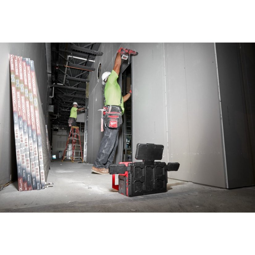 Milwaukee M18 POALC-0 Světlo a nabíječka Packout bez aku 4933478120