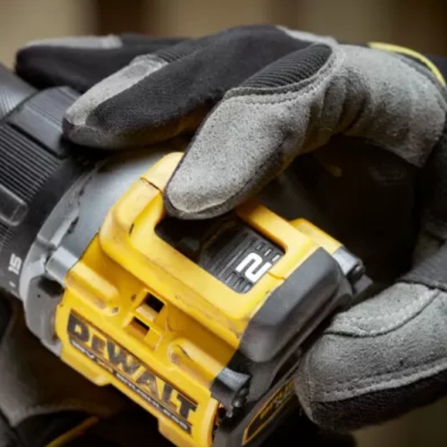 Dewalt DCD794D2T aku vrtací šroubovák 18V XR 2x2Ah