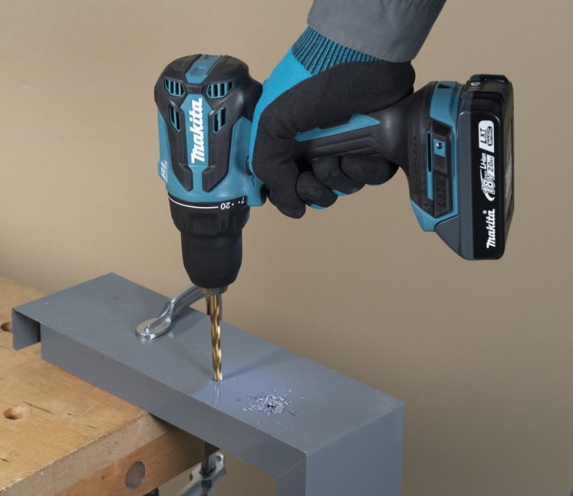 Makita DDF490WVE aku bezuhlíkový šroubovák Li-ion LXTB 18V 2x2 Ah