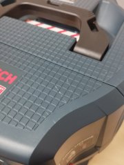 BOSCH GAS 18V-12 MC aku vysavač 18V bez aku 06019K2000 ROZBALENO, VRÁCENO ZÁKAZNÍKEM , POŠKOZENÁ KRABICE, POŠKRÁBANÝ VYSAVAČ, PRASKLÝ 1x GUMOVÝ ÚCHYT NA MODUL