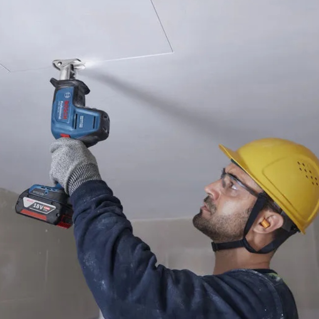 Bosch GSA18V-24 aku pila ocaska 18 V bez aku 06016A5101