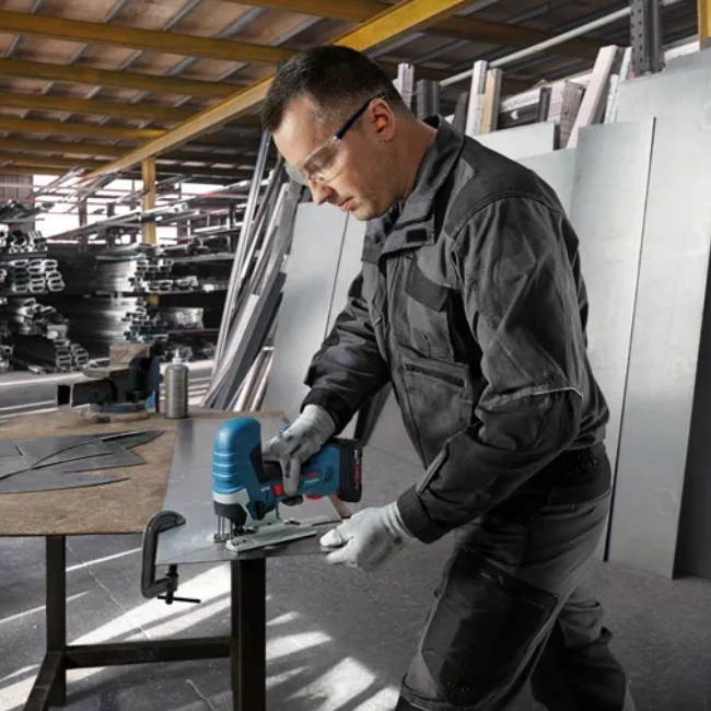 Bosch GST 18V-125 S aku přímočará pila 18 V bez aku 06015B2001