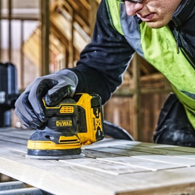 DeWalt DCW210NT aku excentrická bruska 125 mm 18 V XR bez aku