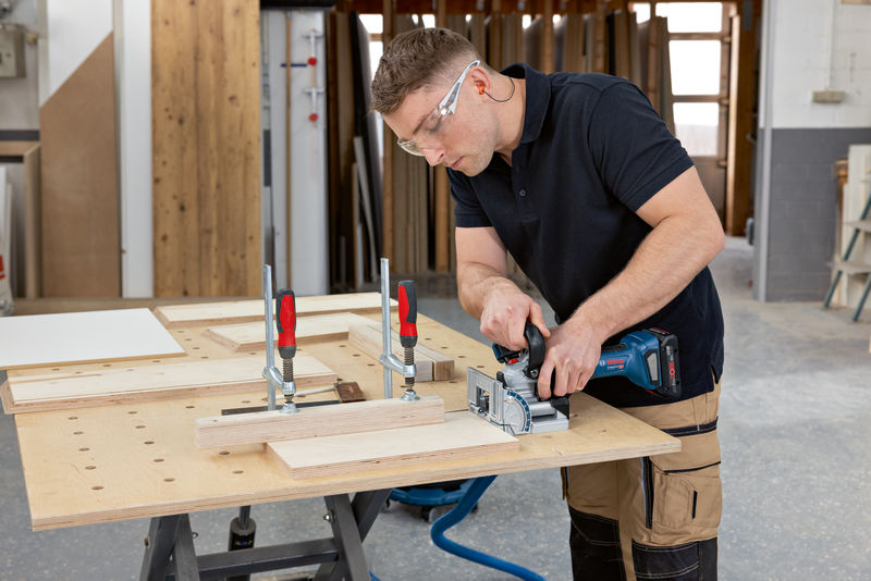 Bosch GFF 18V-22 aku frézka na drážky plochých čepů 18 V bez aku 0601620101