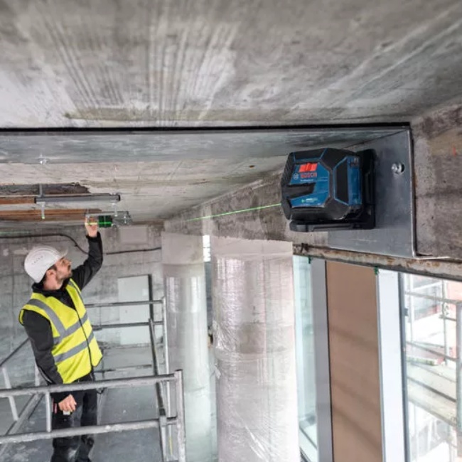 Bosch GLL 20-22 G křížový laser zelený + stativ BT150 0601065601