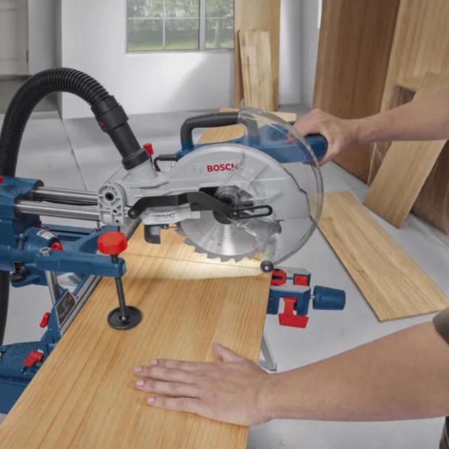 Bosch GCM 305-216S kapovací a pokosová pila 0601B61000