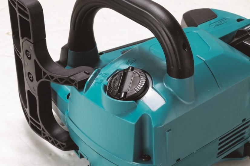 Makita UC002GZ01 aku řetězová pila 250 mm Li-ion XGT 40V, bez aku  Z