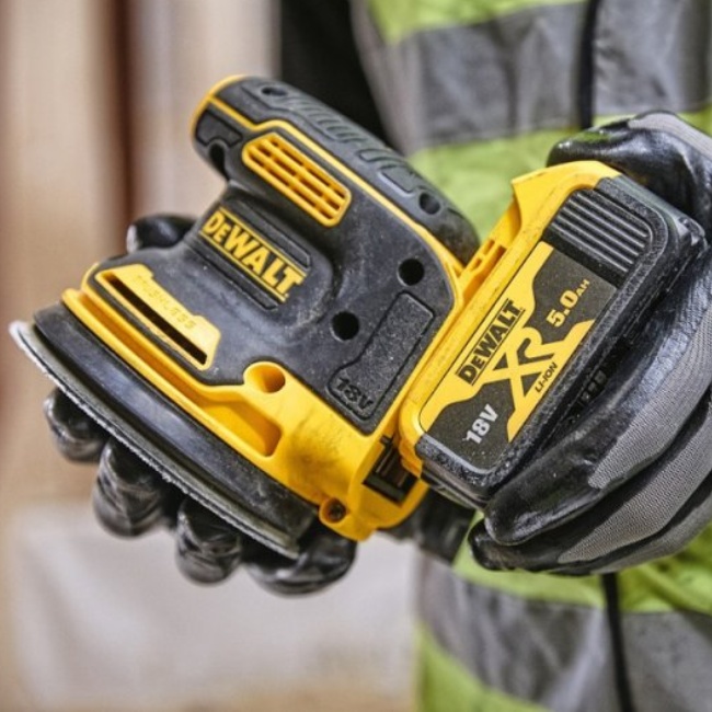 DeWalt DCW210NT aku excentrická bruska 125 mm 18 V XR bez aku