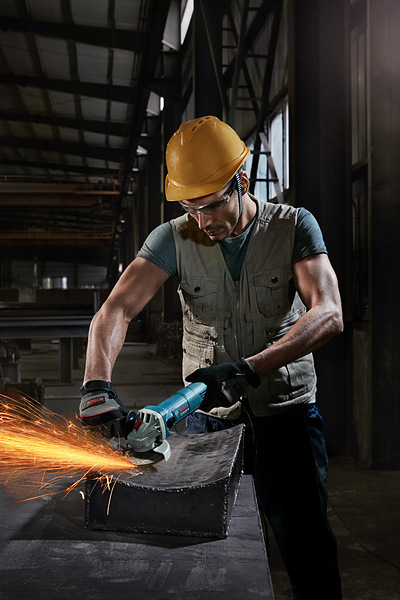 Bosch GWS 9-115 úhlová bruska 115mm, 900 W