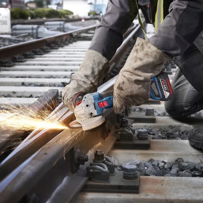 Bosch GWS 18V-11 S aku úhlová bruska 125 mm bez aku 06019N4000
