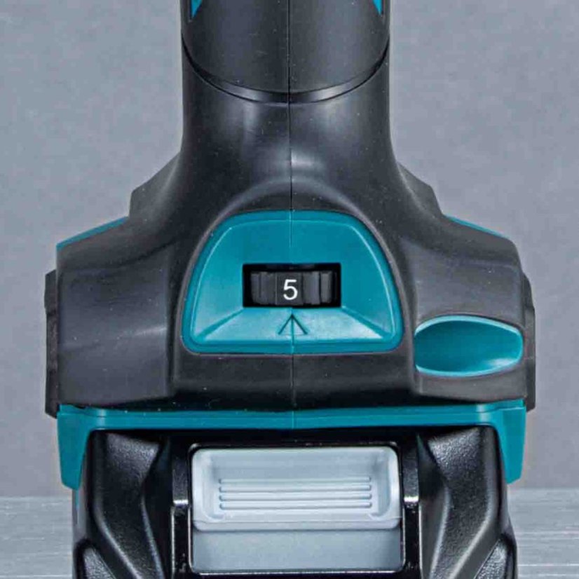 Makita GD001GZ aku přímá bruska s regulací Li-ion  XGT 40V bez aku Z