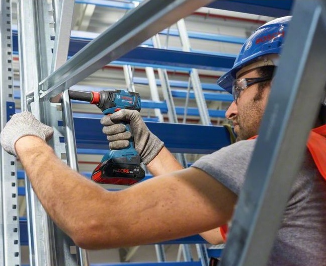 Bosch GDX 18V-200 aku rázový utahovák 1/2"+1/4" bez aku L-Boxx