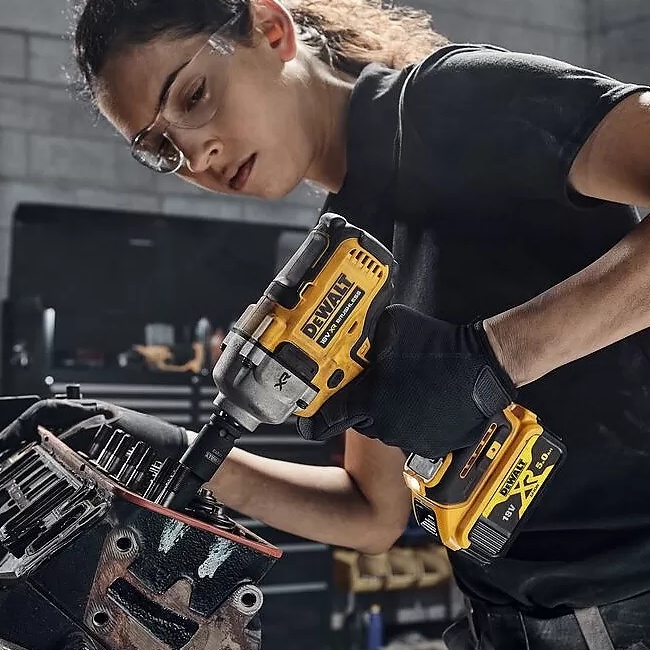 Dewalt DCF891P2T aku rázový utahovák 1/2" 18V XR 2x5Ah