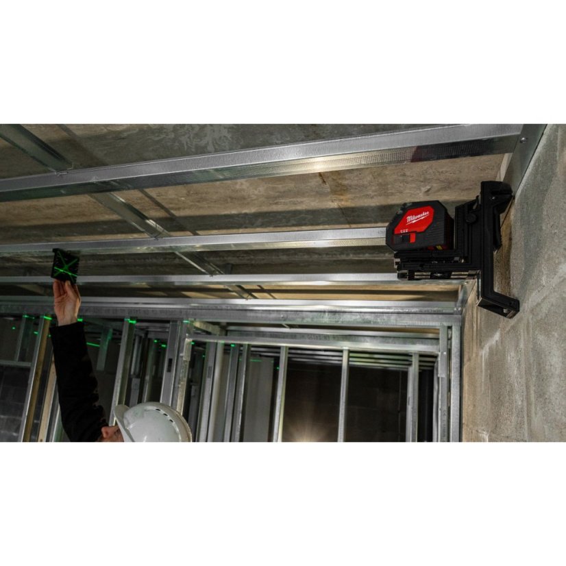 Milwaukee CLL-C zelený křížový laser na alkalické baterie 4933478753