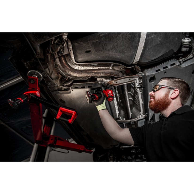 Milwaukee M12 UCL-0 podvozková svítilna 1200 lm bez aku 4933478868