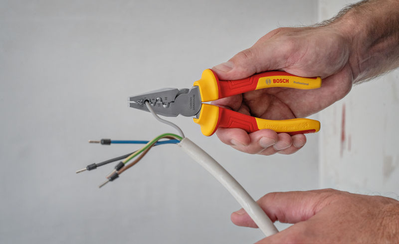 Bosch kombinovaná sada nářadí v kufříku pro elektrikáře 37 ks 1600A02NG4