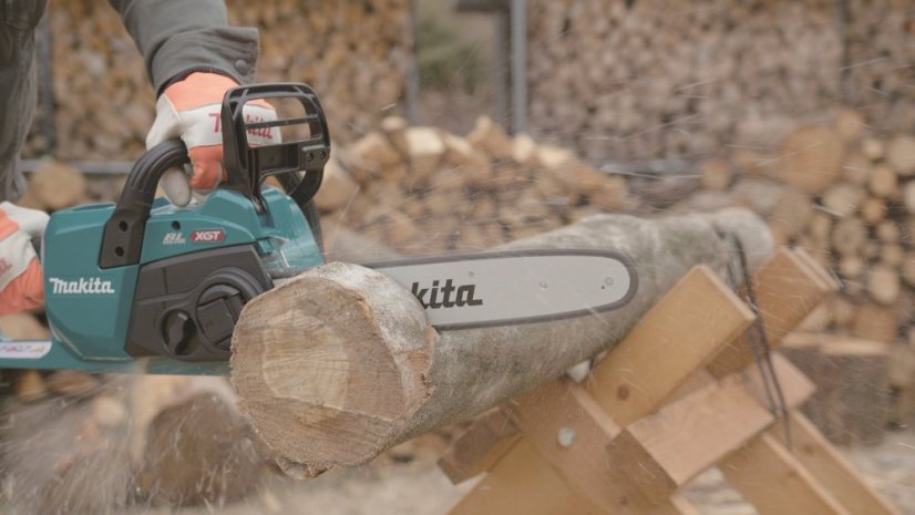 Makita UC022GZ aku řetězová pila 350 mm Li-ion XGT 40V,bez aku Z