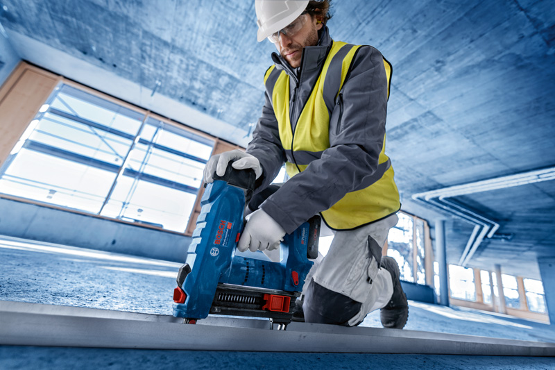 Bosch GNB 18V-38 akumulátorová hřebíkovačka do betonu