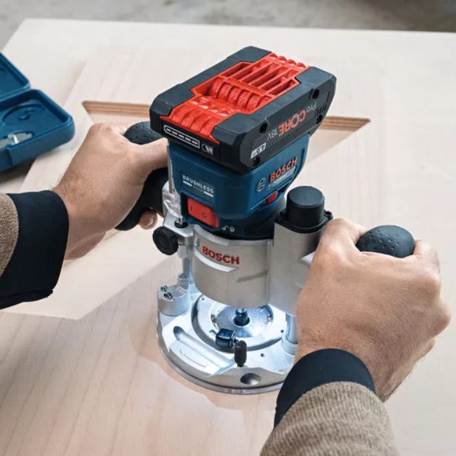 Bosch GKF 18V-8 aku fréza ohraňovací 18V 0.601.6C2.000