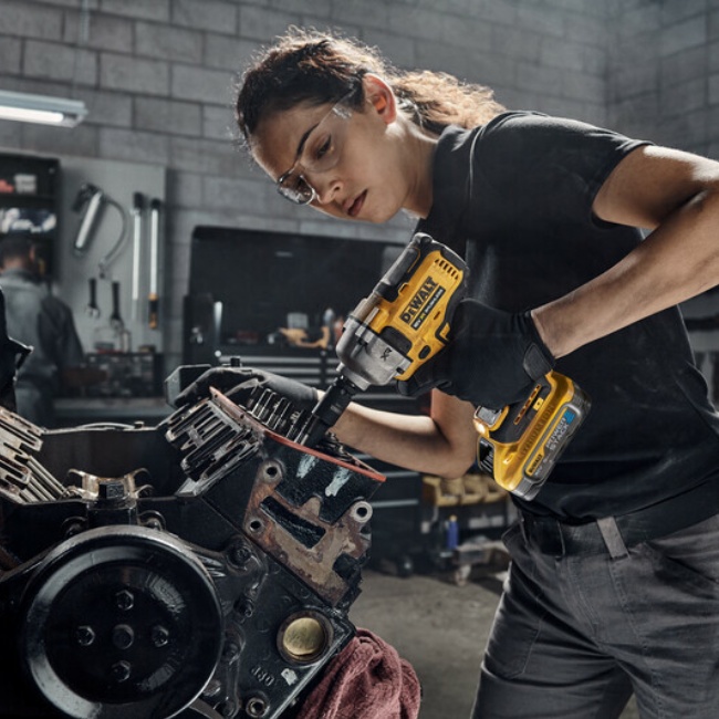 Dewalt DCF891NT aku rázový utahovák 1/2" 18V XR bez aku