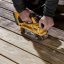 Dewalt DCW220N aku pásová bruska 18V XR 75x533mm bez aku