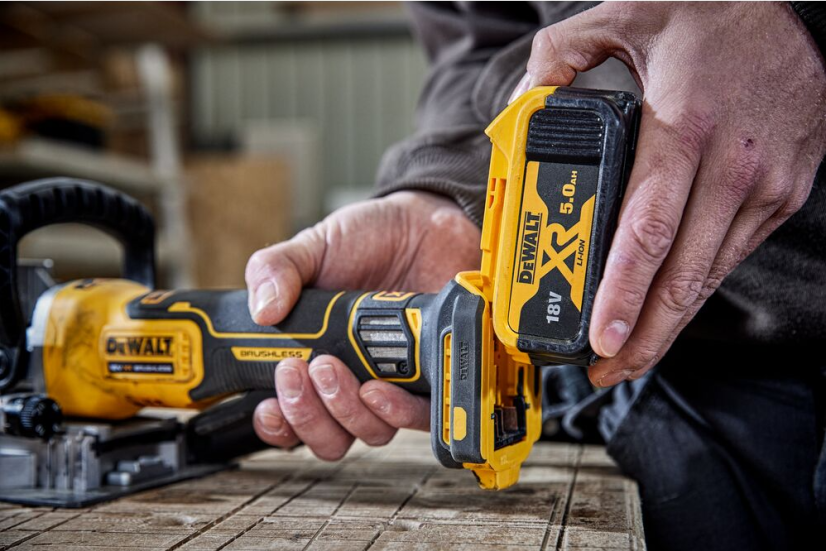 Dewalt DCW682NT-XJ XR 18V lamelovací frézka,bez aku, kufr TSTAK