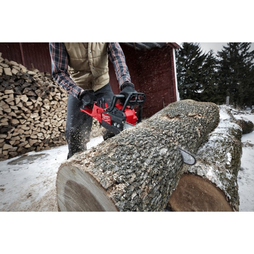 Milwaukee M18FCHS35-122 aku řetězová pila 35cm 2x12Ah 4933499223