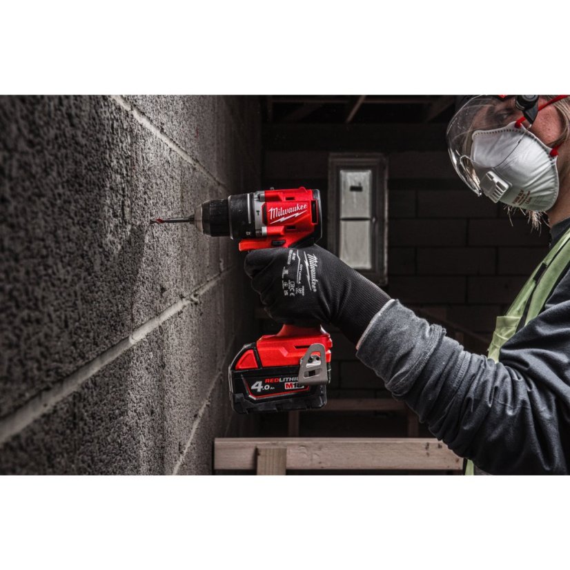 Milwaukee M18 BLPDRC-502C aku příklepová vrtačka 2x5Ah 4933492826