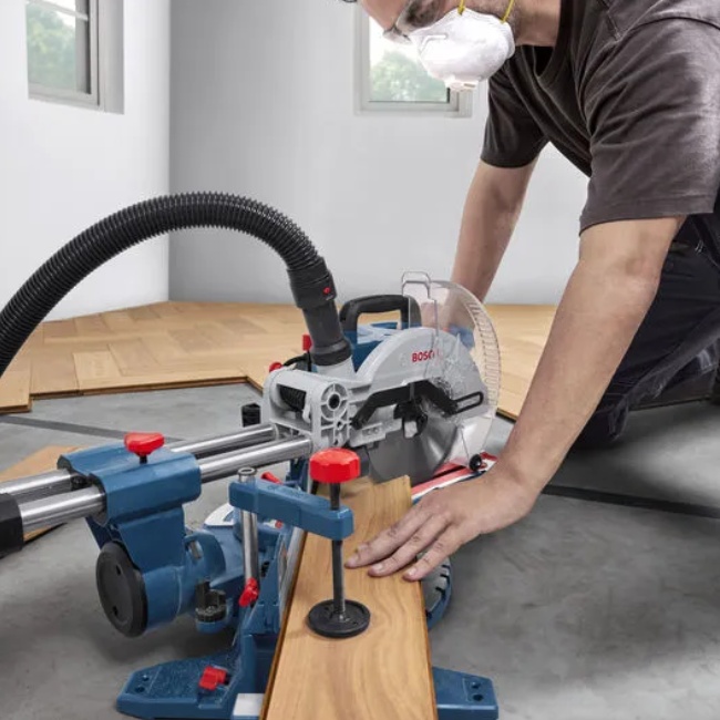 Bosch GCM 305-216S kapovací a pokosová pila 0601B61000