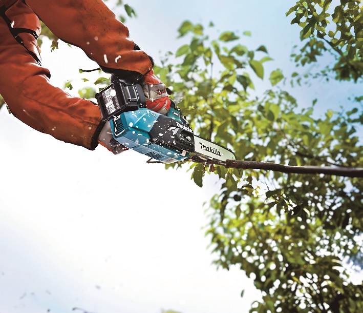 Makita UC031GZ aku řetězová pila 250 mm Li-ion XGT 40V bez aku Z