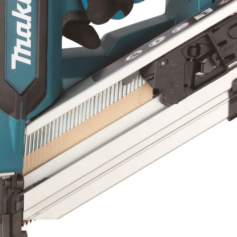 Makita BN001GZ aku hřebíkovačka 50-90 mm 30-34° Li-ion XGT 40V bez aku Z