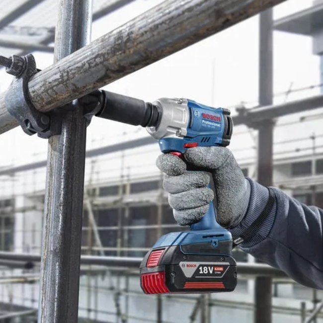 Bosch GDS 18V-350 aku rázový utahovák 1/2" 350 Nm 18V bez aku 06019M5020