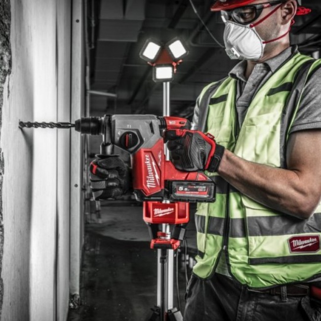 Milwaukee ELVINSET39 M18FHX-552X aku kombinované kladivo SDS-plus 2,5 J + 7 dílná sada vrtáků SDS-plus  2x5,5Ah 4933478889