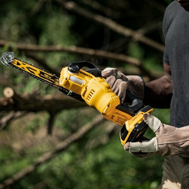 DeWALT DCMPS520N aku řetězová prořezávací pila 20cm 18V XR bez aku