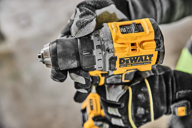 DeWALT DCD800NT-XJ 18 V XR vrtačka, kroutící moment 90/34 Nm, otáčky  0 -650-2000 ot./min, bez baterie a nabíječky