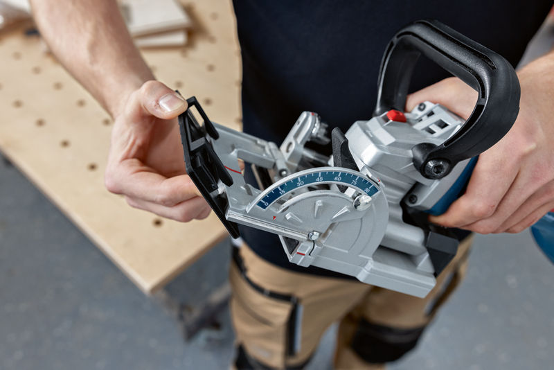 Bosch GFF 18V-22 aku frézka na drážky plochých čepů 18 V bez aku 0601620101