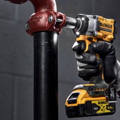 Dewalt DCF922P2T aku rázový utahovák 18V 2x5Ah