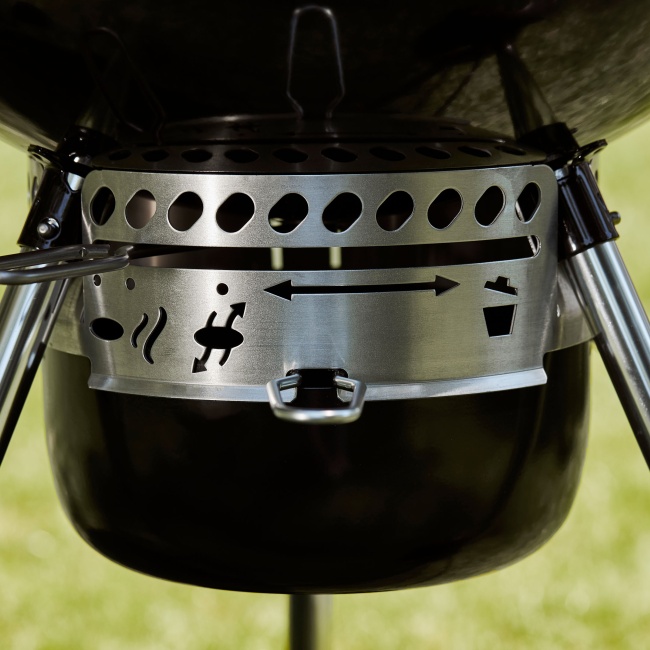Weber GBS E-5770 Master Touch Premium gril na dřevěné uhlí 57 cm černý 17301004