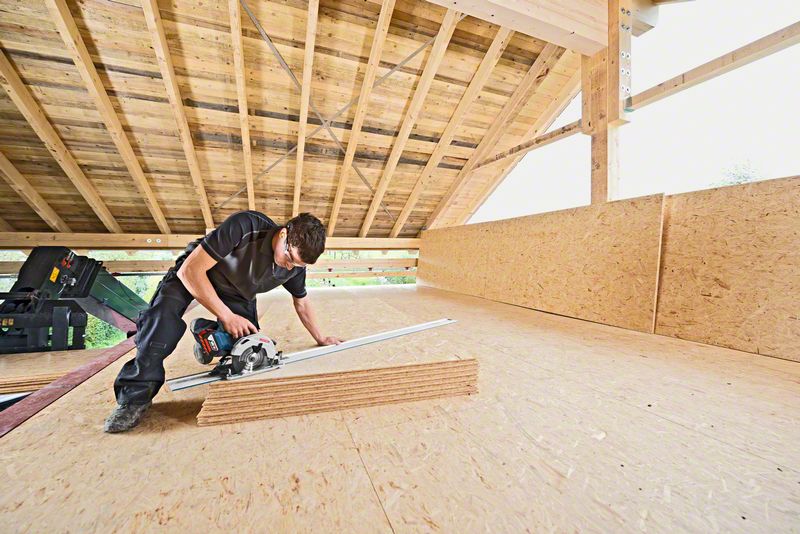 BOSCH GKS 18V-57G  akumulátorová okružní pila bez aku