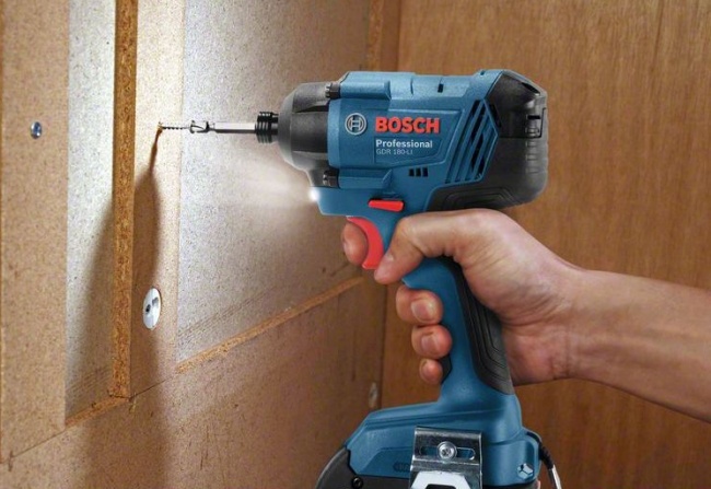 Bosch GDR 180-LI aku rázový utahovák 18V bez aku