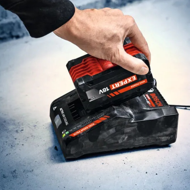 BOSCH EXPERT EXAL18V-160 nabíječka 1600A03D3A
