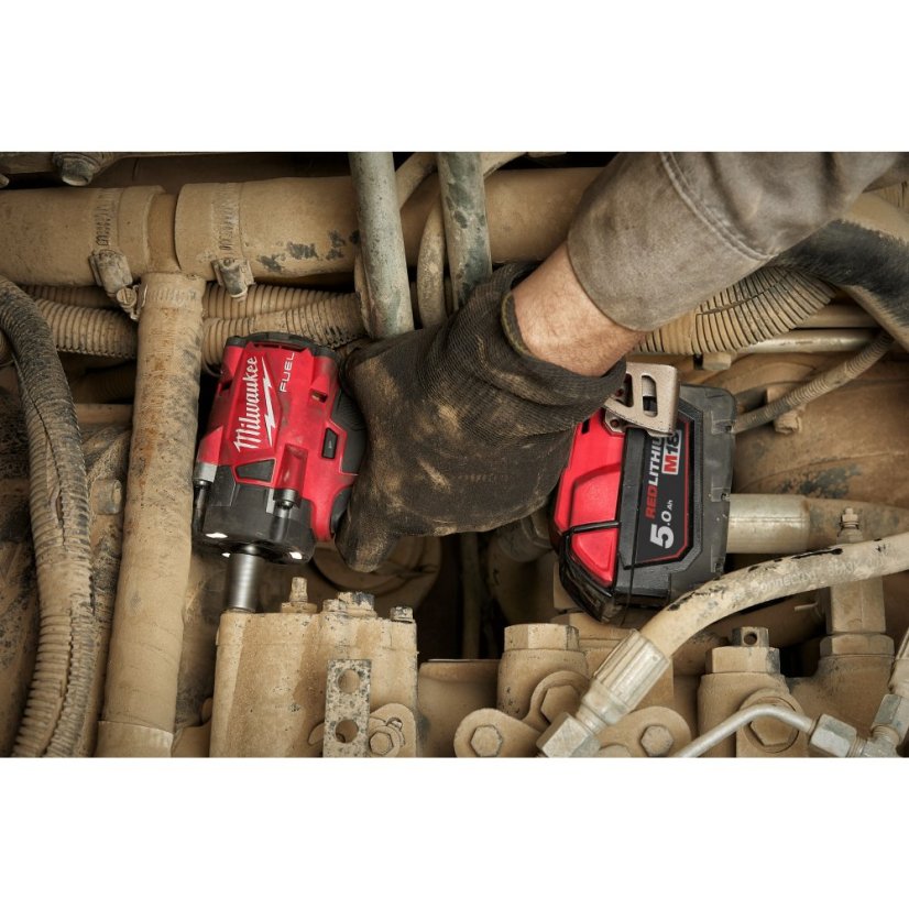 Milwaukee M18 FIW2P12-502X aku kompaktní rázový utahovák 1/2" s aretačním čepem 2x5Ah 4933478447